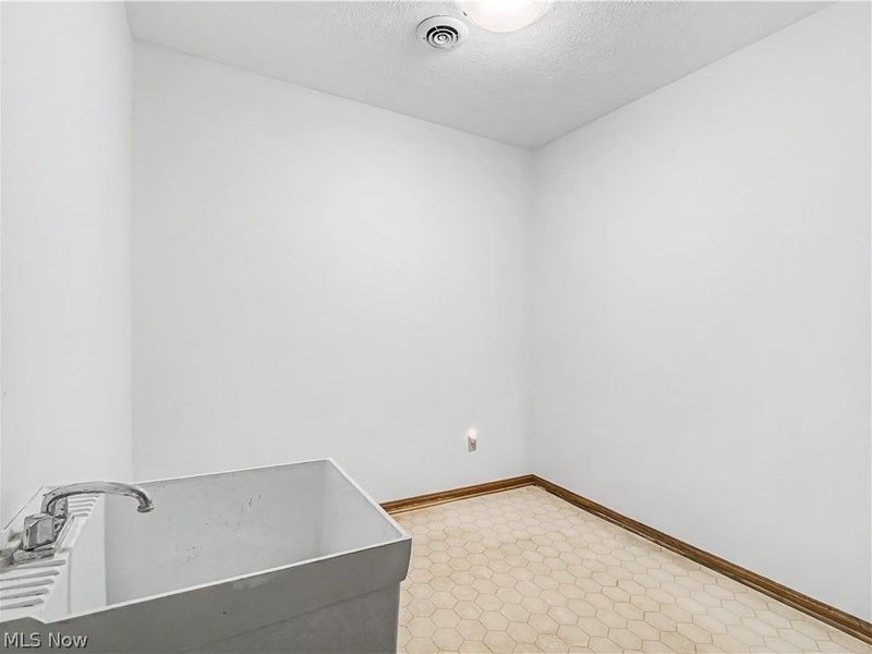 121 Cliffside Commons Drive, Rocky River, OH 44116 Photo 30