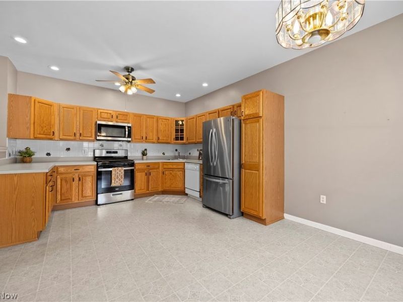 12770 Doula Lane, North Royalton, OH 44133 Photo 16