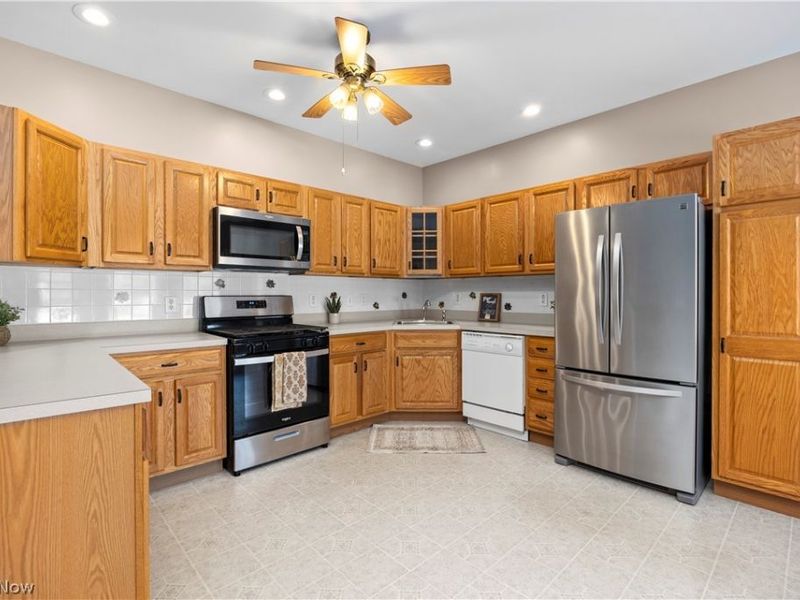 12770 Doula Lane, North Royalton, OH 44133 Photo 9