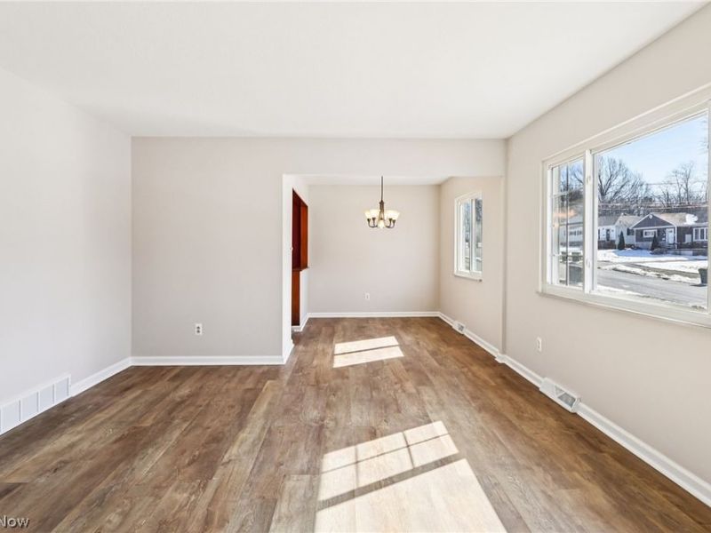 3440 Winthrop Drive, Parma, OH 44134 Photo 6