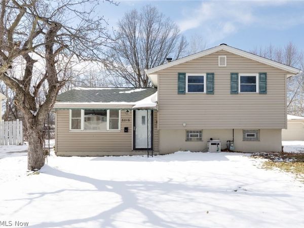 6016 Gilmere Drive, Brook Park, OH 44142