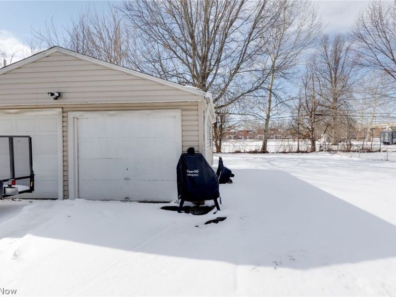 6016 Gilmere Drive, Brook Park, OH 44142 Photo 31