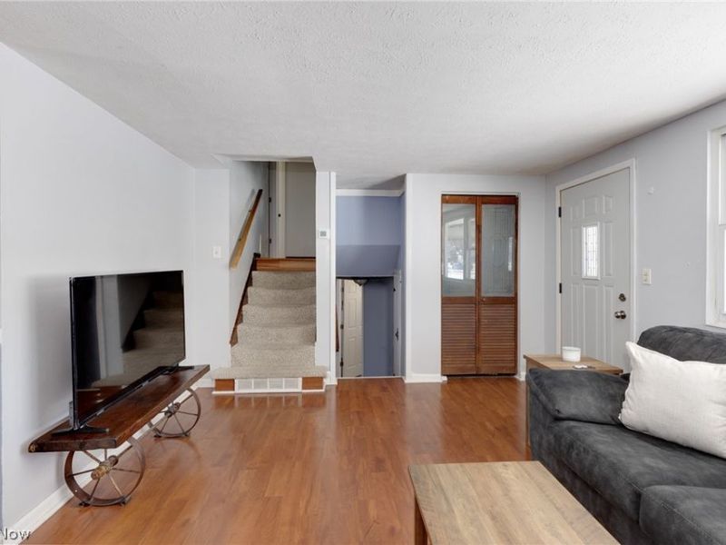 6016 Gilmere Drive, Brook Park, OH 44142 Photo 4