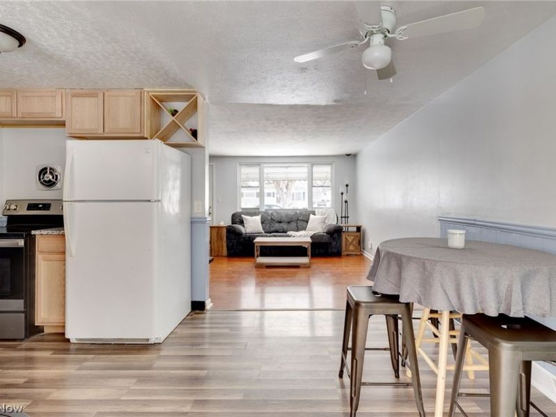 6016 Gilmere Drive, Brook Park, OH 44142 Photo 5