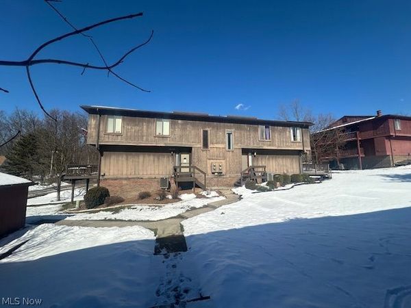 7617 Creekwood Drive, Unit C26, North Royalton, OH 44133