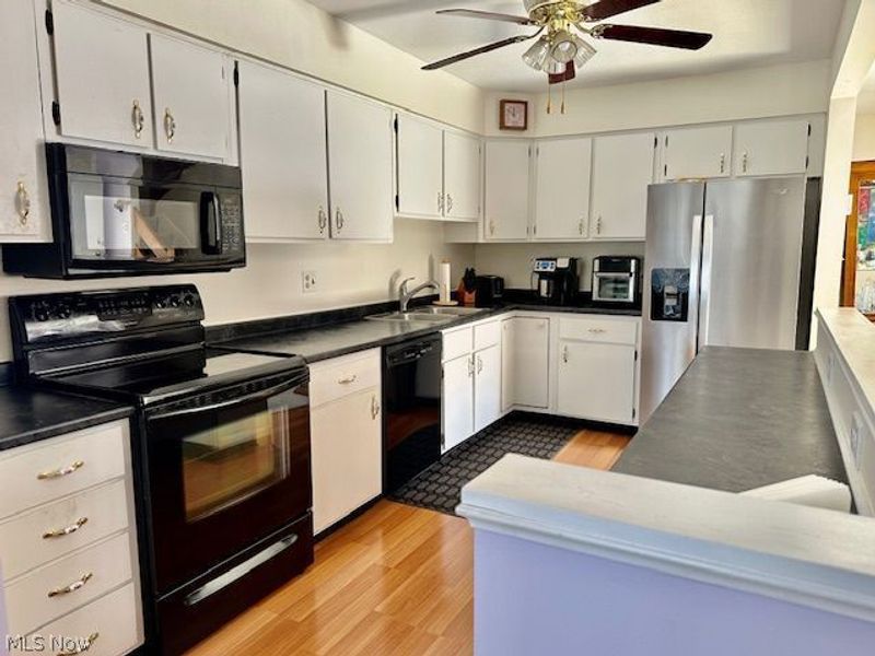 7617 Creekwood Drive, Unit C26, North Royalton, OH 44133 Photo 10