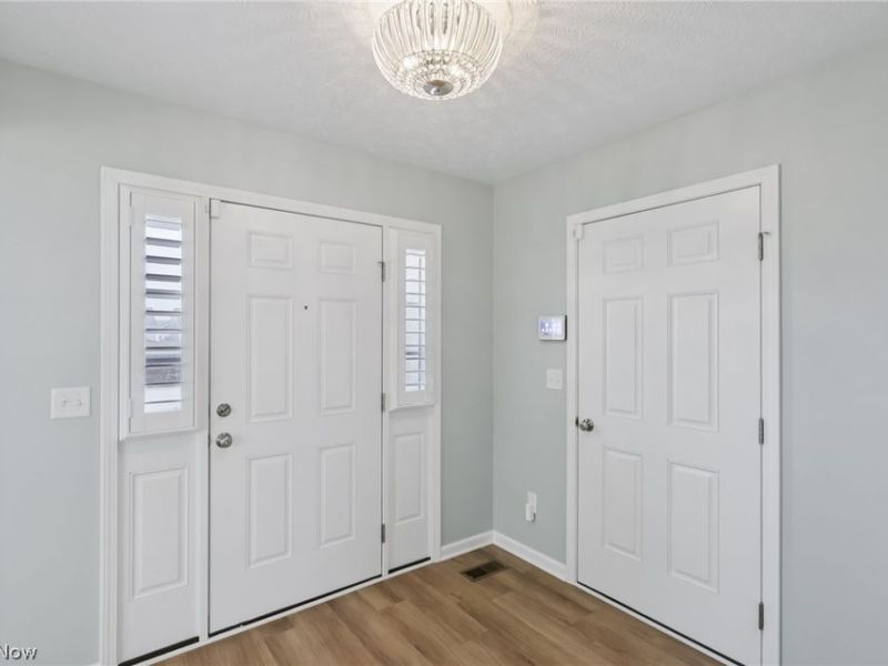 118 Stonecrest Trail, Elyria, OH 44035 Photo 5