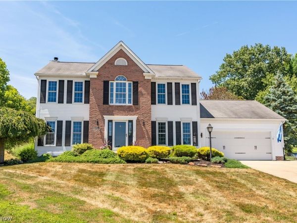 1724 Cornerstone Street SW, Hartville, OH 44632