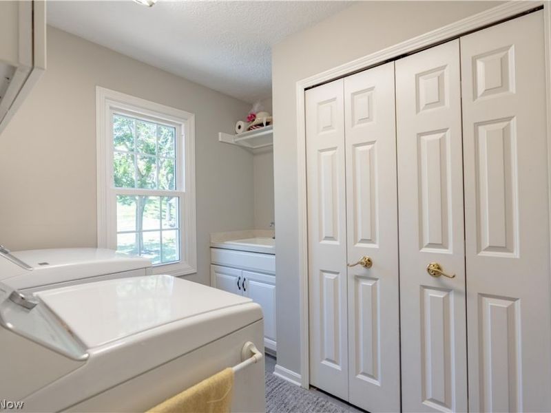 1724 Cornerstone Street SW, Hartville, OH 44632 Photo 14