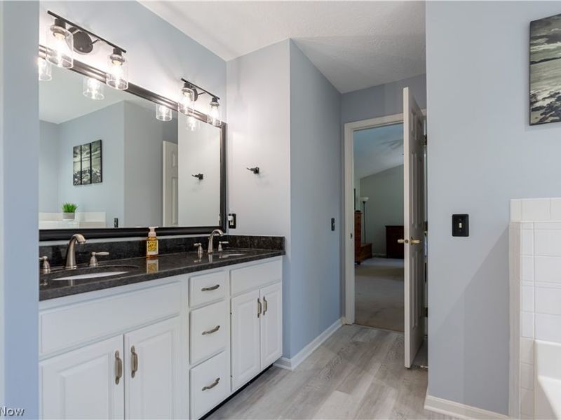 1724 Cornerstone Street SW, Hartville, OH 44632 Photo 19