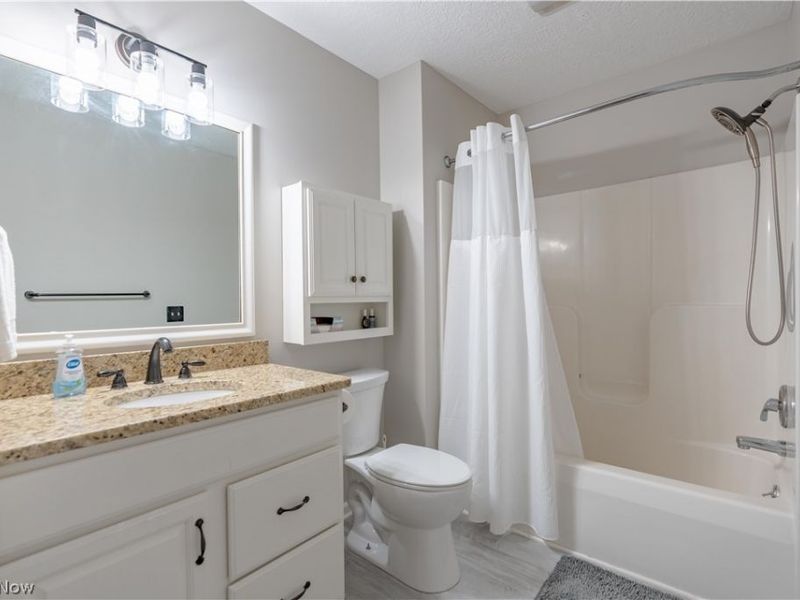 1724 Cornerstone Street SW, Hartville, OH 44632 Photo 25