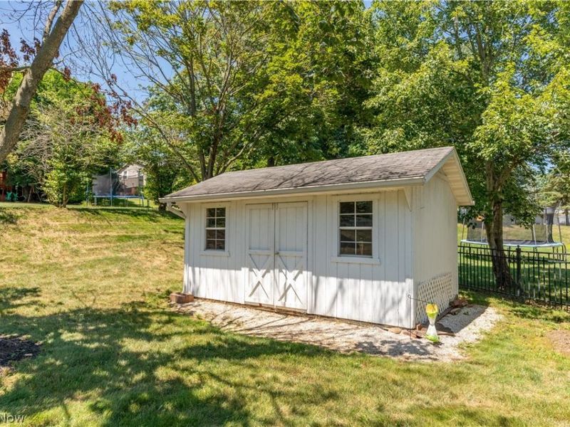 1724 Cornerstone Street SW, Hartville, OH 44632 Photo 33