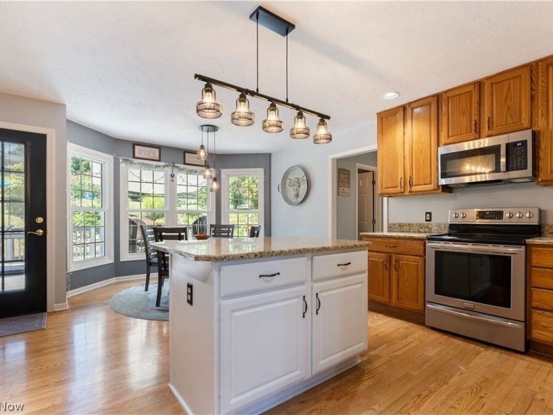 1724 Cornerstone Street SW, Hartville, OH 44632 Photo 8