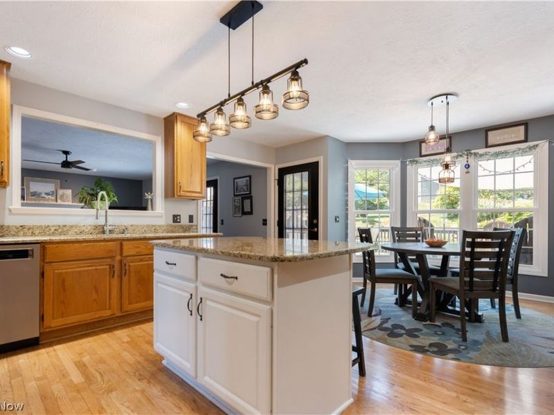 1724 Cornerstone Street SW, Hartville, OH 44632 Photo 9