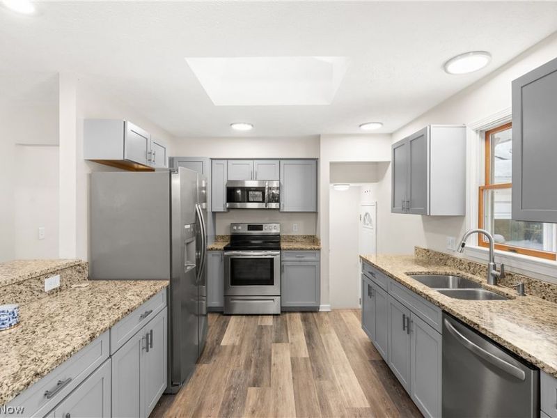 3745 W 213th Street, Fairview Park, OH 44126 Photo 9