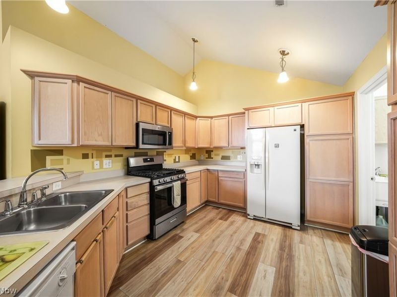 705 Crossings Circle, Tallmadge, OH 44278 Photo 11