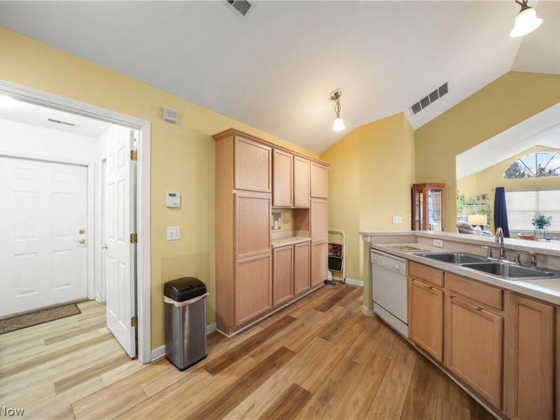 705 Crossings Circle, Tallmadge, OH 44278 Photo 14