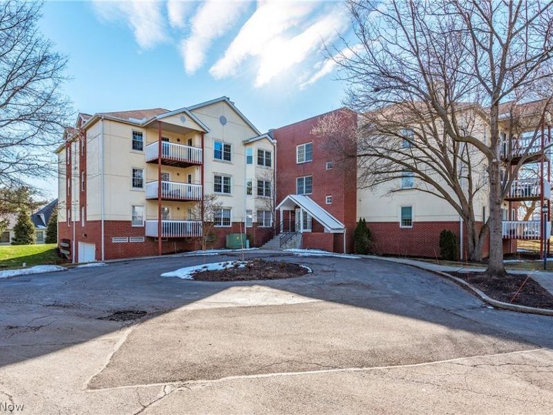 22481 Center Ridge Road, Unit 301, Rocky River, OH 44116 Photo 1