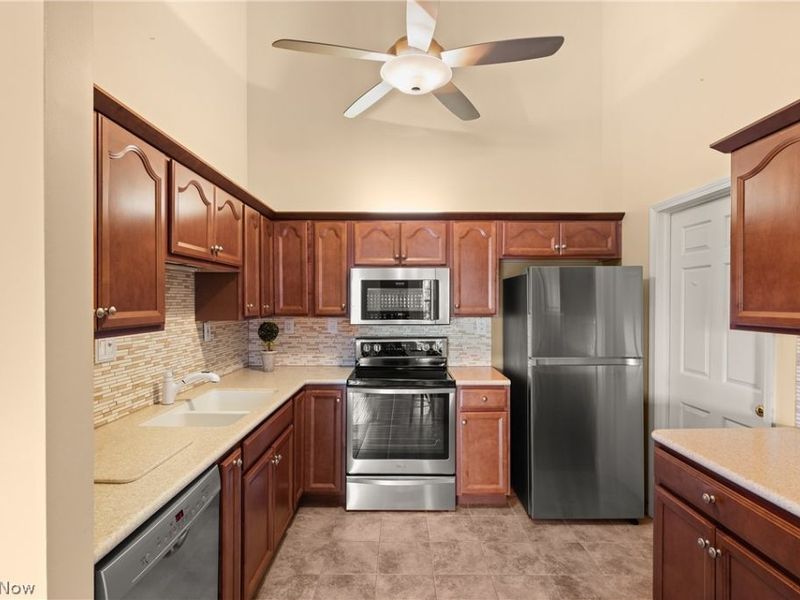 22481 Center Ridge Road, Unit 301, Rocky River, OH 44116 Photo 13