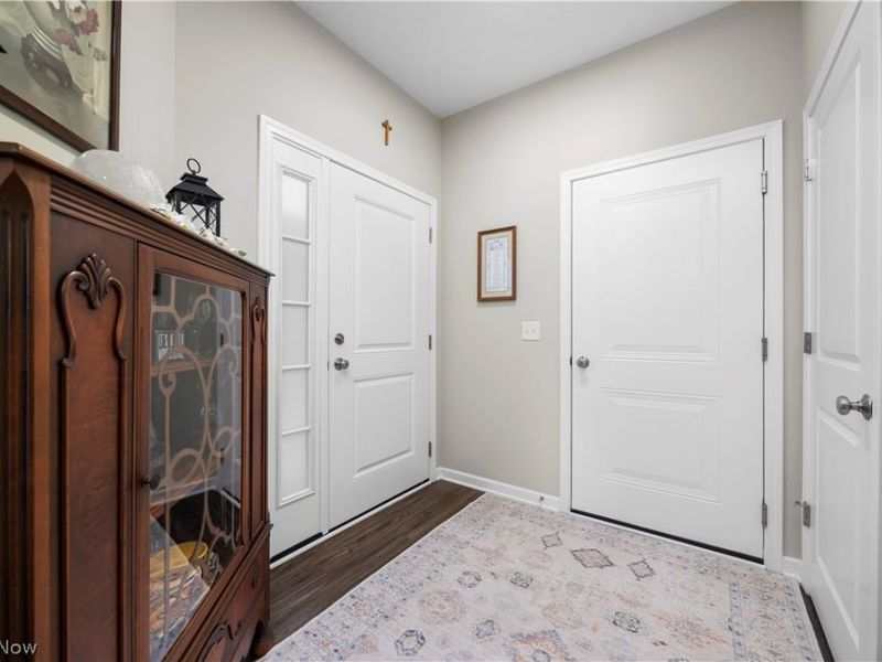 238 Silver Spring Circle, Elyria, OH 44035 Photo 4