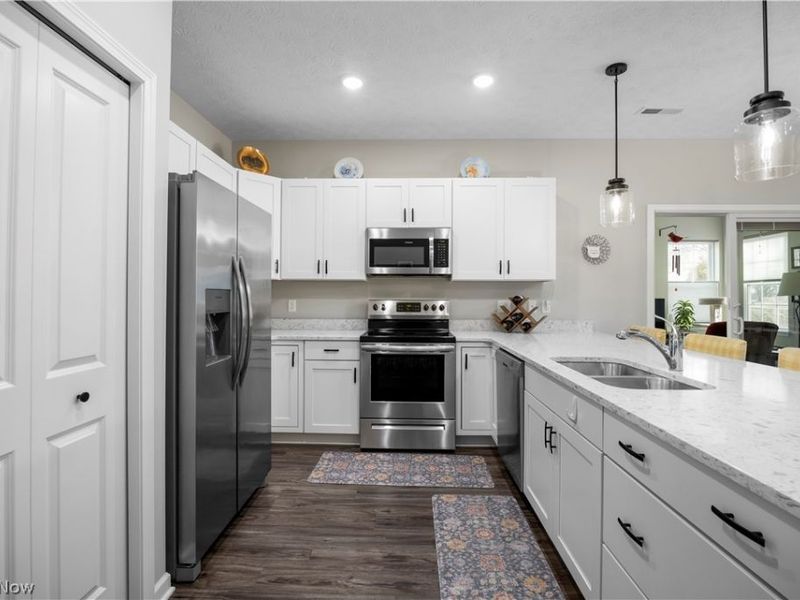 238 Silver Spring Circle, Elyria, OH 44035 Photo 7