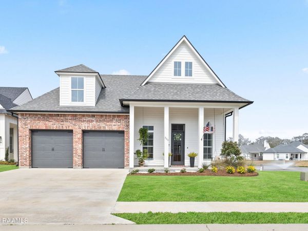 300 Queenstown Avenue , Youngsville, LA 70592