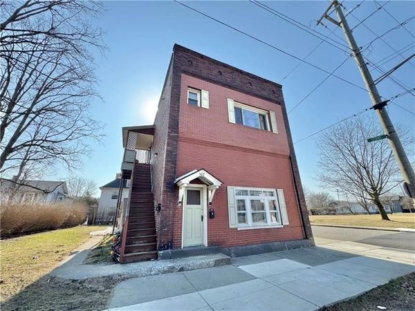 302 N Cedar St , Unit 1, New Castle, PA 16102