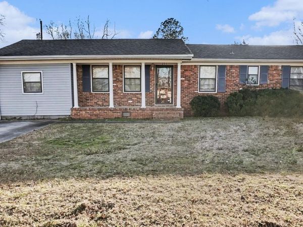 201 Larkwood Drive SW, Decatur, AL 35601