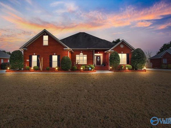 110 Arrow Path Drive, Huntsville, AL 35806