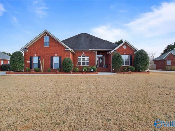 110 Arrow Path Drive, Huntsville, AL 35806