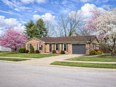 201 Normandy Circle, Versailles, KY 40383