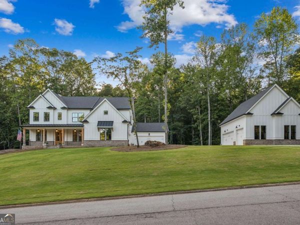 6326 Point Twenty Two, Gainesville, GA 30506