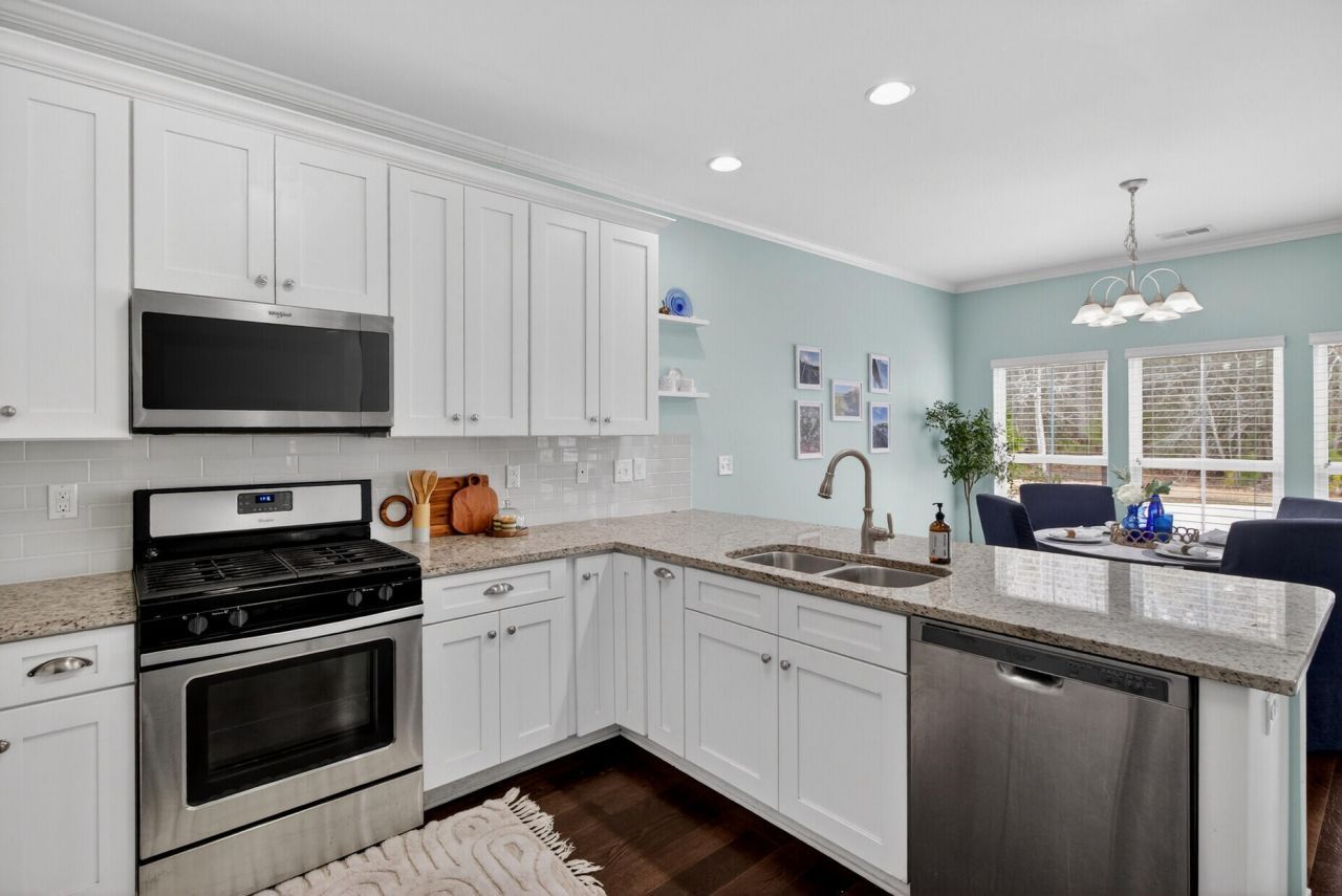 1694 Sparkleberry Lane Photo 20