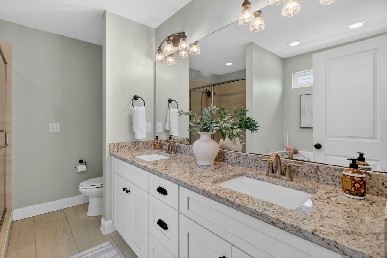 1694 Sparkleberry Lane Photo 31