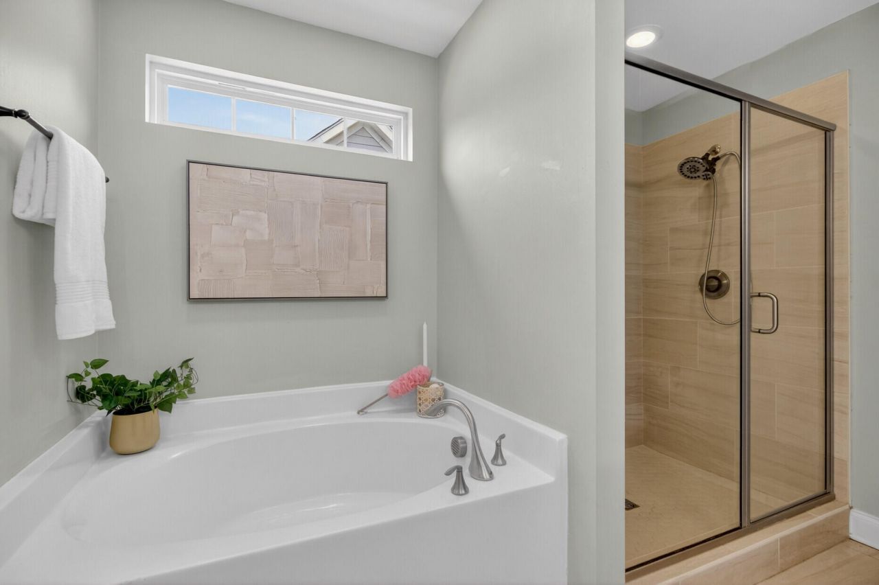 1694 Sparkleberry Lane Photo 32