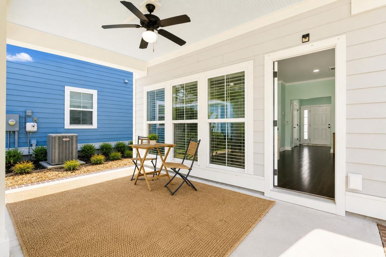 1694 Sparkleberry Lane Photo 37