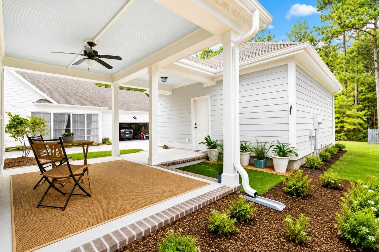 1694 Sparkleberry Lane Photo 38