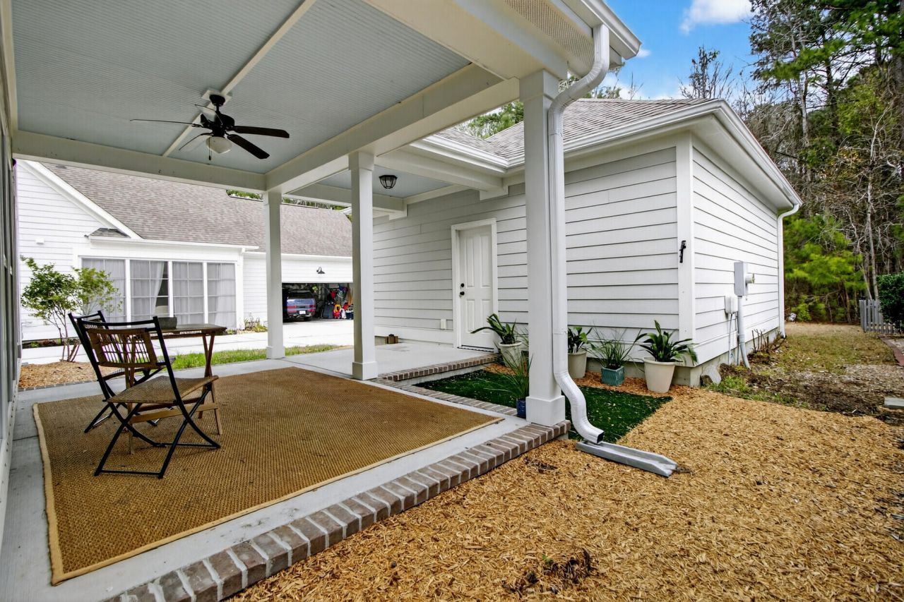 1694 Sparkleberry Lane Photo 39