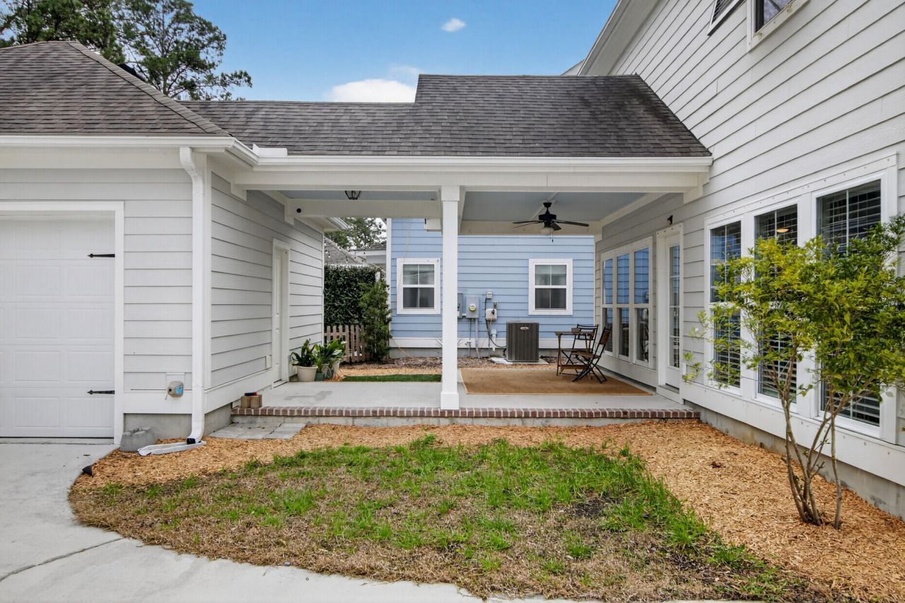 1694 Sparkleberry Lane Photo 40