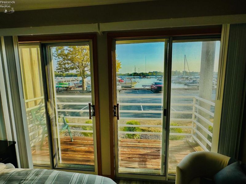 208 Clinton Reef Drive, Port Clinton, OH 43452 Photo 16