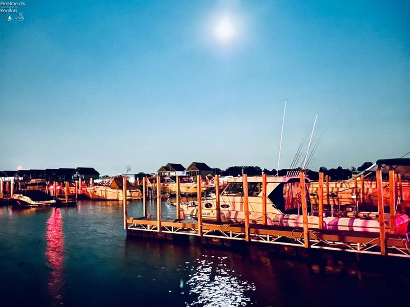 208 Clinton Reef Drive, Port Clinton, OH 43452 Photo 26