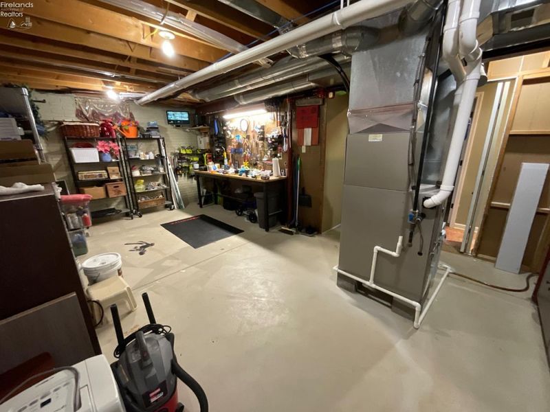 6012 Conneaut Light Drive, Vermilion, OH 44089 Photo 33