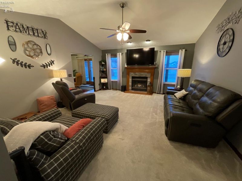 6012 Conneaut Light Drive, Vermilion, OH 44089 Photo 4