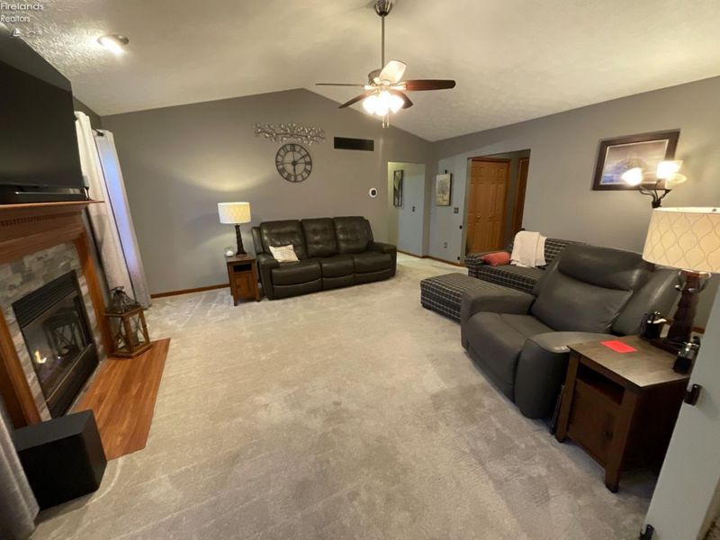 6012 Conneaut Light Drive, Vermilion, OH 44089 Photo 5