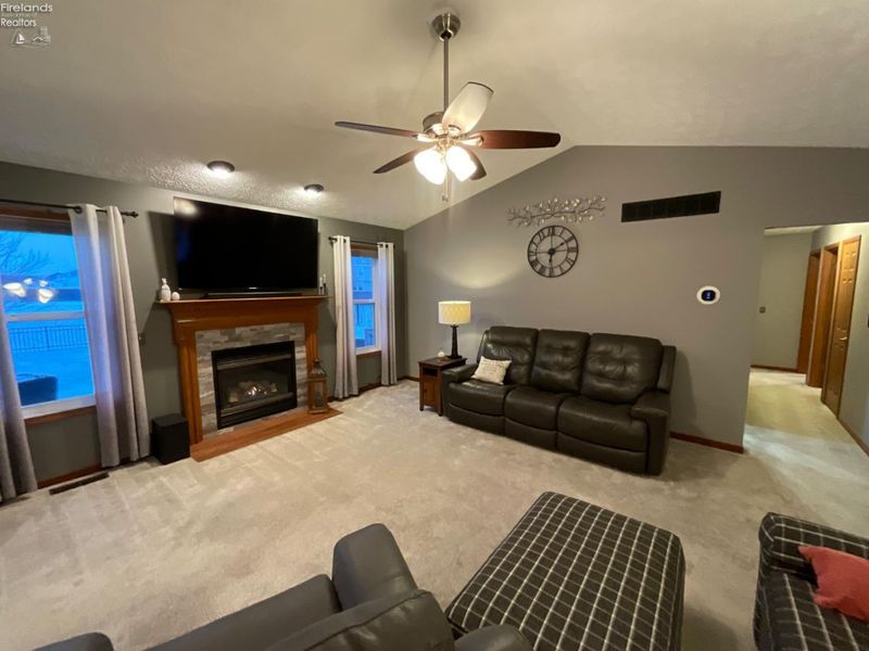 6012 Conneaut Light Drive, Vermilion, OH 44089 Photo 7