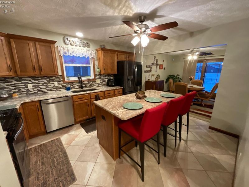 6012 Conneaut Light Drive, Vermilion, OH 44089 Photo 8