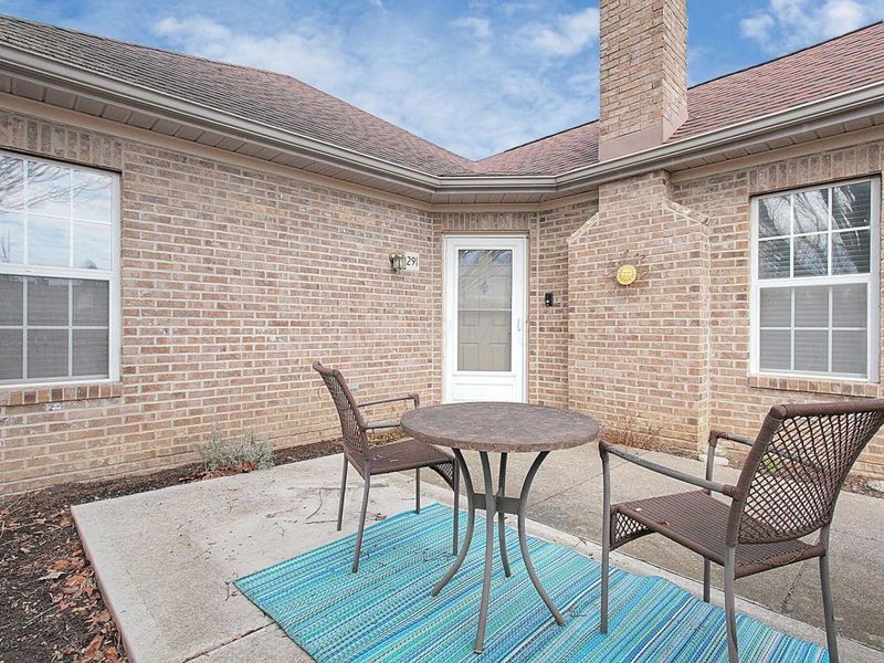 291 Pointe Place , Westerville, OH 43082 Photo 3