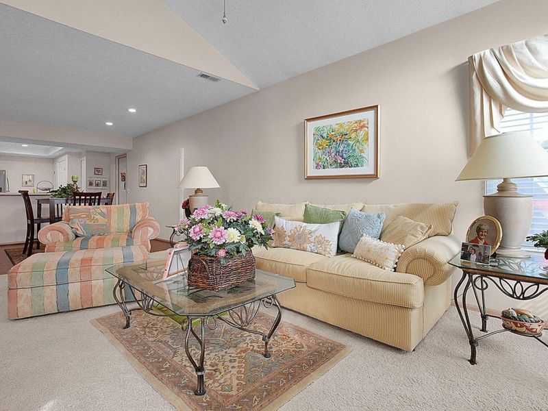 291 Pointe Place , Westerville, OH 43082 Photo 8