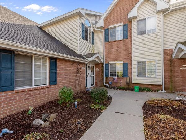 S77W19351 Lakewood DRIVE, Muskego, WI 53150