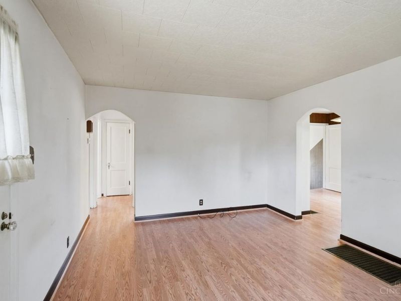 3816 St Johns Terrace, Deer Park, OH 45236 Photo 8